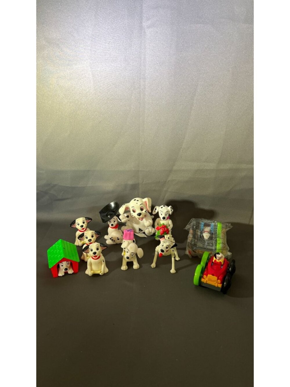 Vintage Dalmatian Dog Figures Lot Playset With Accessories Toys - Picture 1 of 4